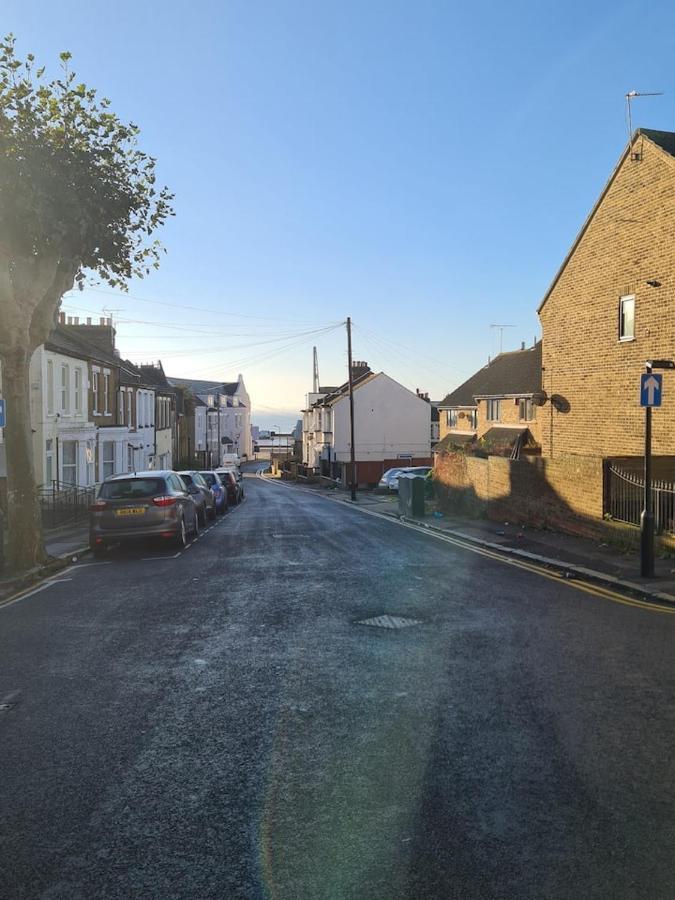 City Beach Airbnb Southend On Sea, Bed & Breakfast Exterior photo